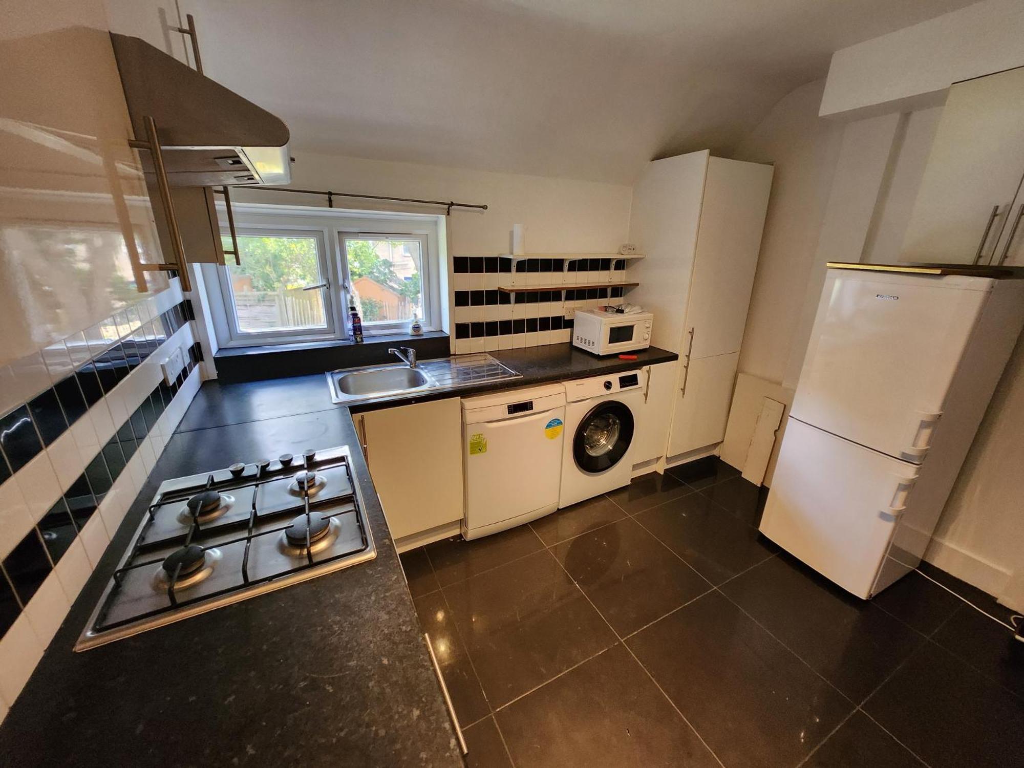 Flat With Work Station, Monitor, Smart Tv & Netflix Daire Londra Dış mekan fotoğraf