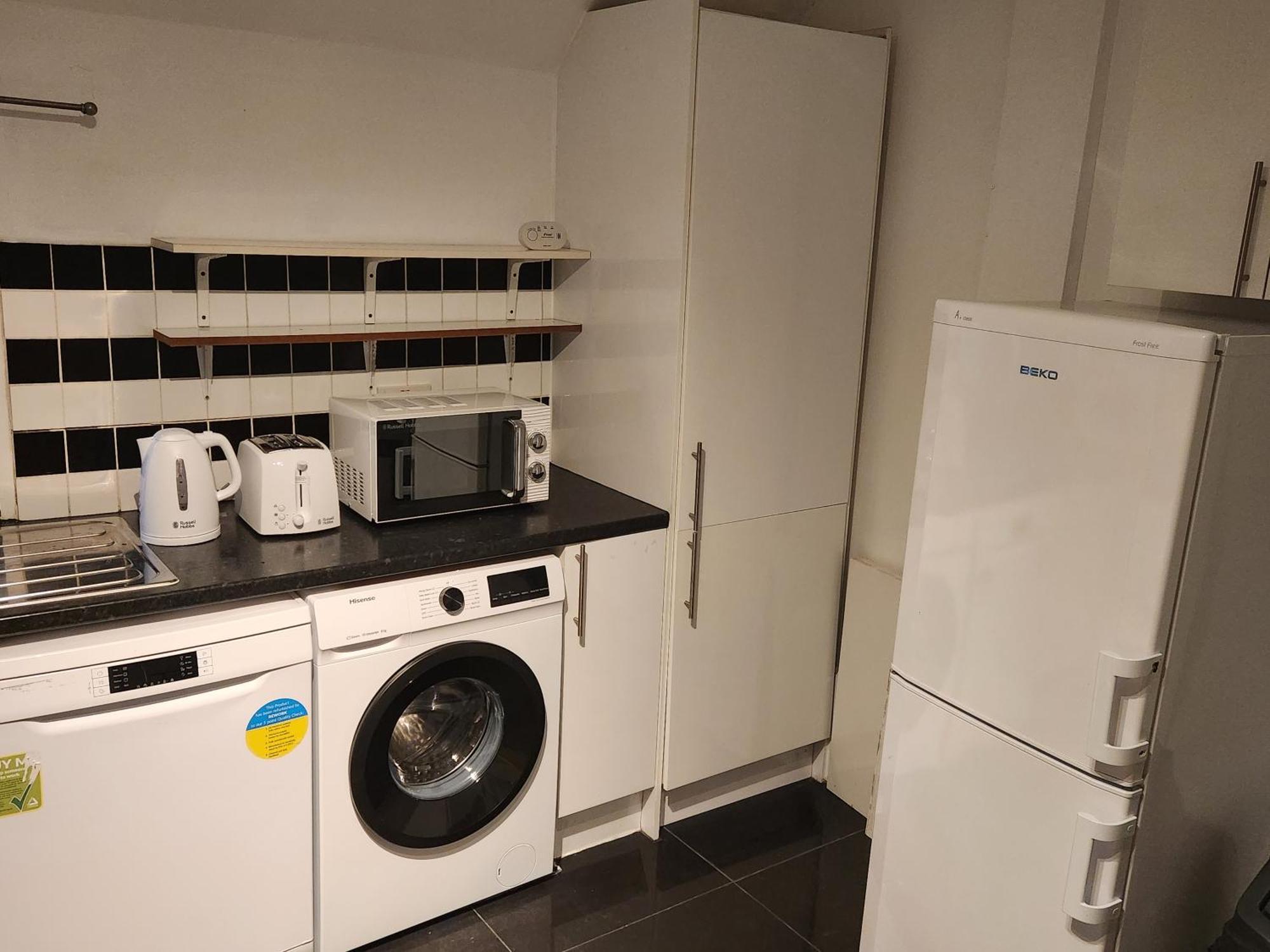 Flat With Work Station, Monitor, Smart Tv & Netflix Daire Londra Dış mekan fotoğraf