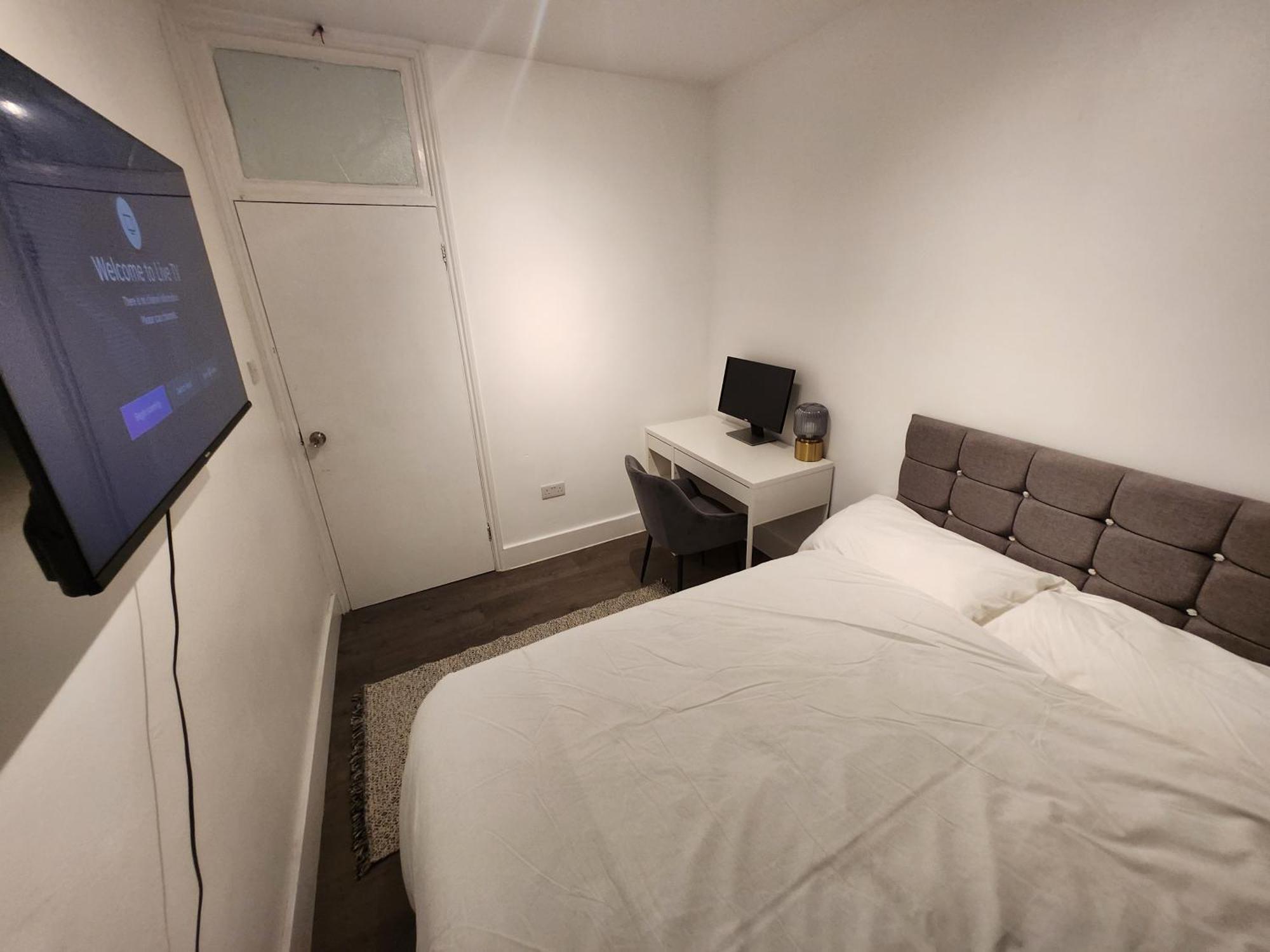 Flat With Work Station, Monitor, Smart Tv & Netflix Daire Londra Dış mekan fotoğraf