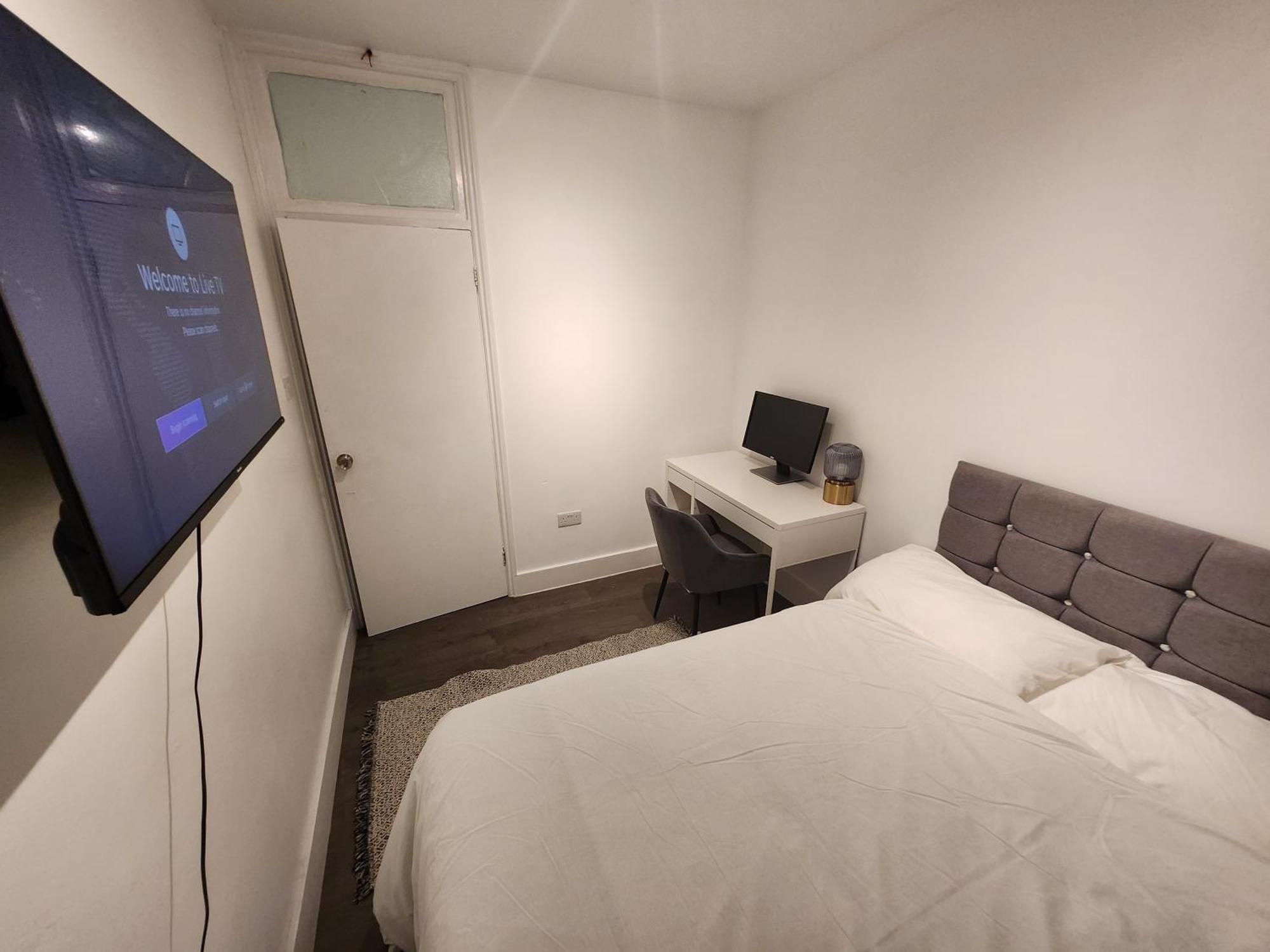 Flat With Work Station, Monitor, Smart Tv & Netflix Daire Londra Dış mekan fotoğraf