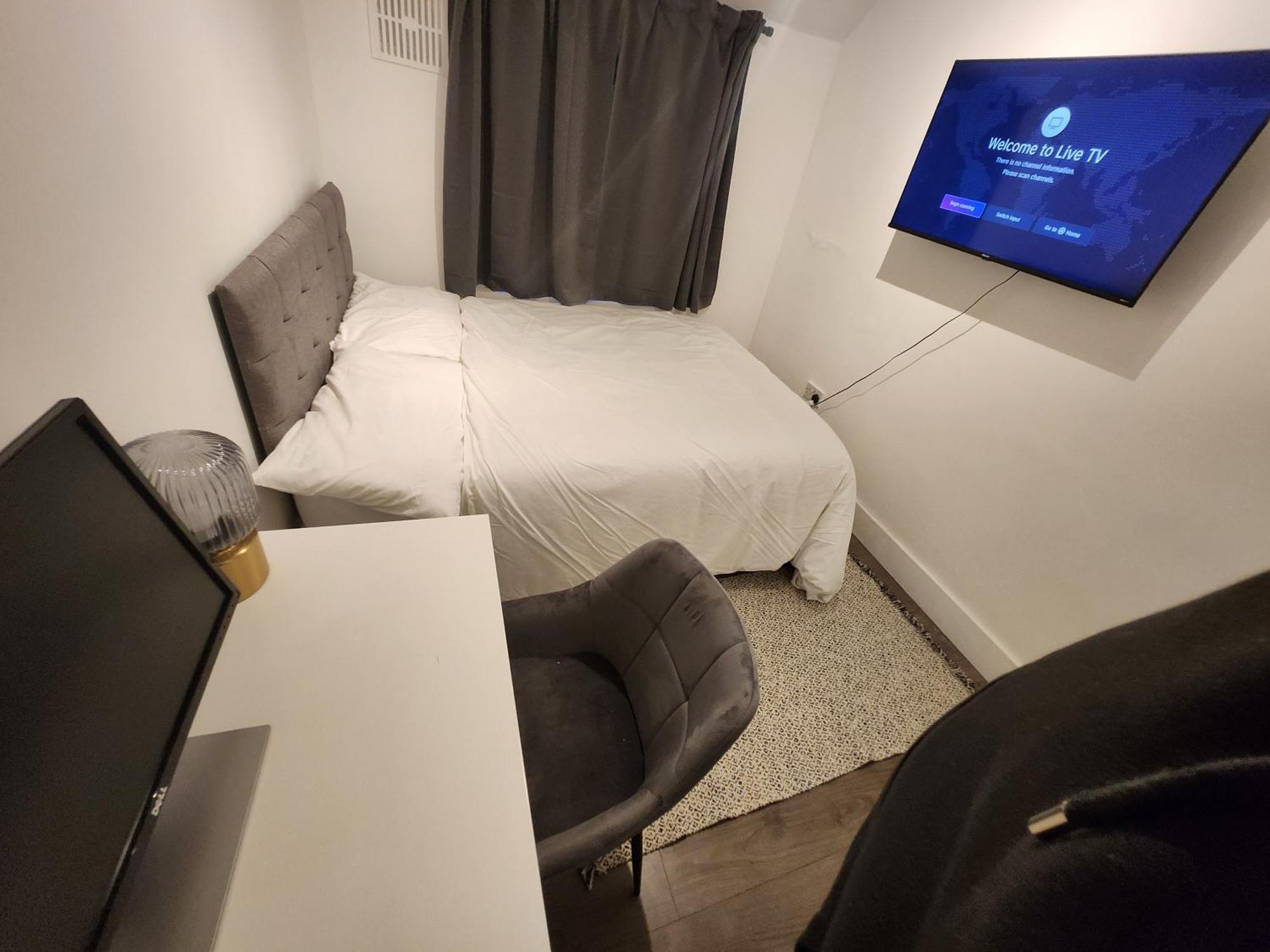 Flat With Work Station, Monitor, Smart Tv & Netflix Daire Londra Dış mekan fotoğraf