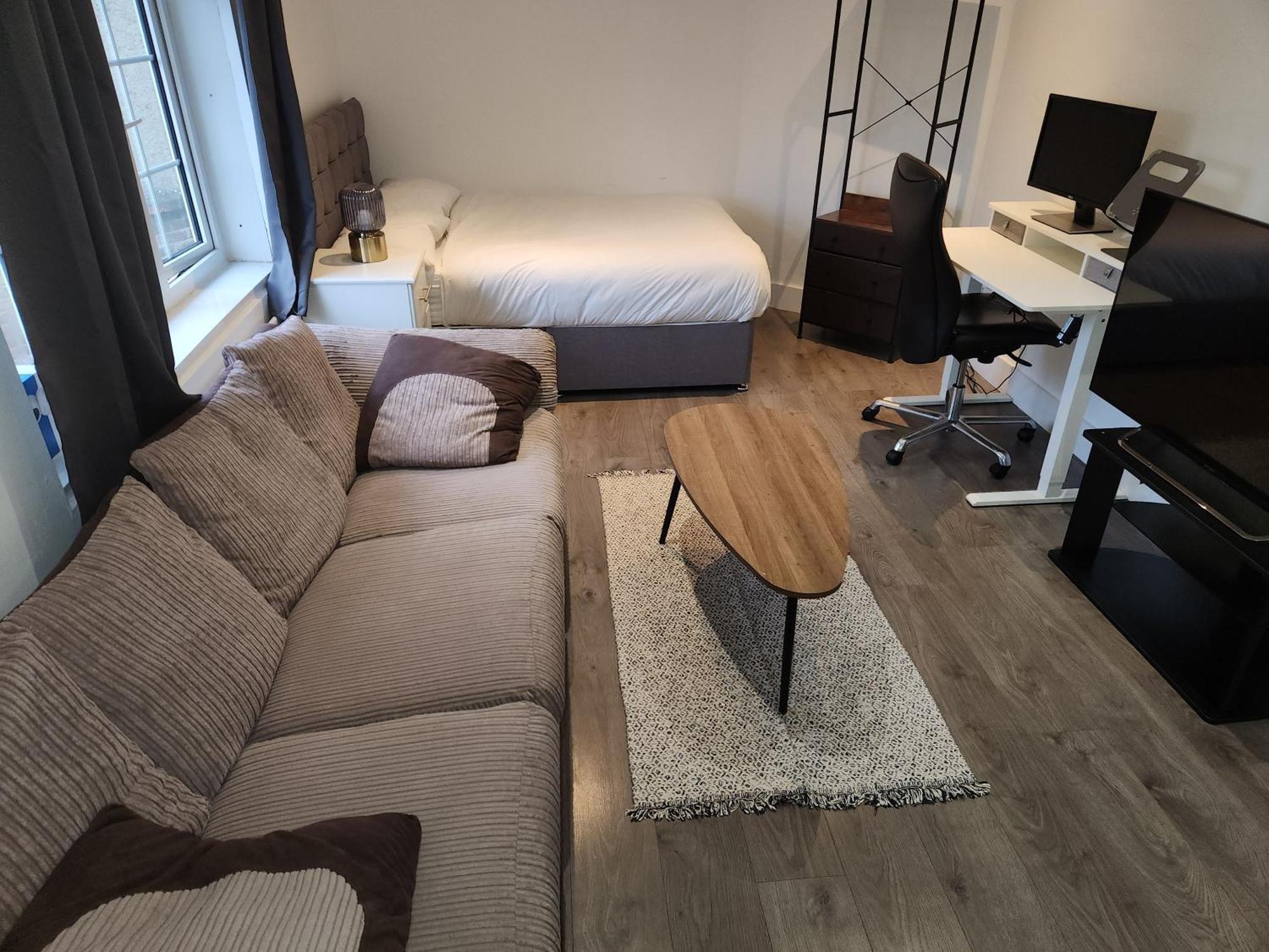 Flat With Work Station, Monitor, Smart Tv & Netflix Daire Londra Dış mekan fotoğraf